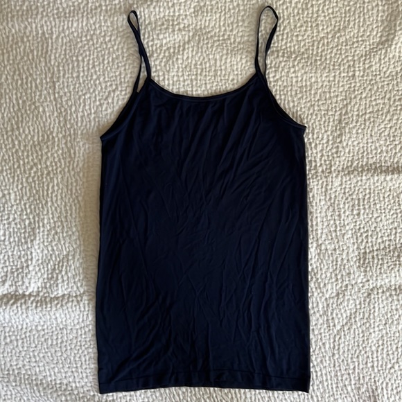 Uniqlo top - Picture 5 of 6